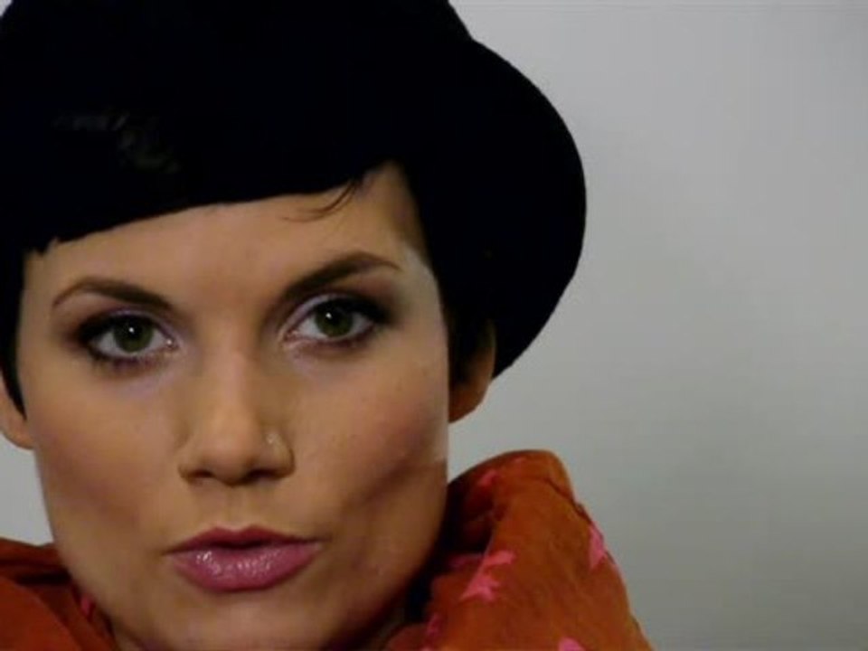 Mrs. Greenbird: "Wir sind anders"