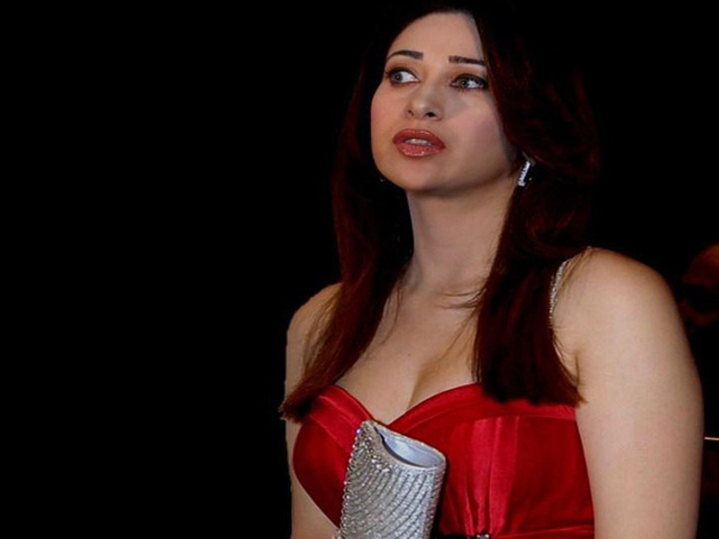 Karishma Kapoor Ki Sexy Videos - Hot Karisma Kapoor Sexy Look - video Dailymotion