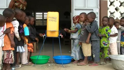 Le lavage des mains dans 2 écoles du Bénin