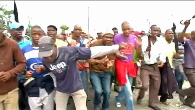 Ampltas taglia 14 mila posti