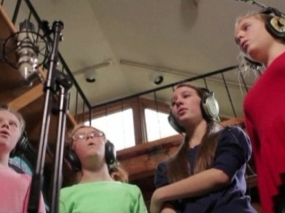 Sandy Hook students record benefit song