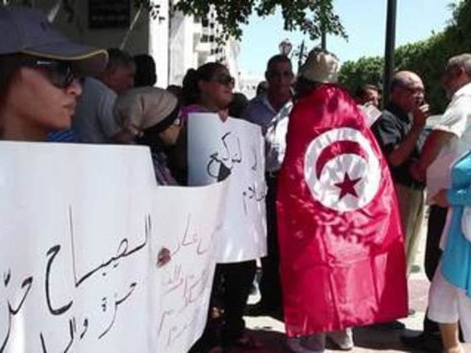 Tunisie : des journalistes manifestent contre le pouvoir
