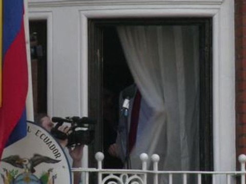 Julian Assange demande à Obama de cesser la chasse aux sorcières contre WikiLeaks