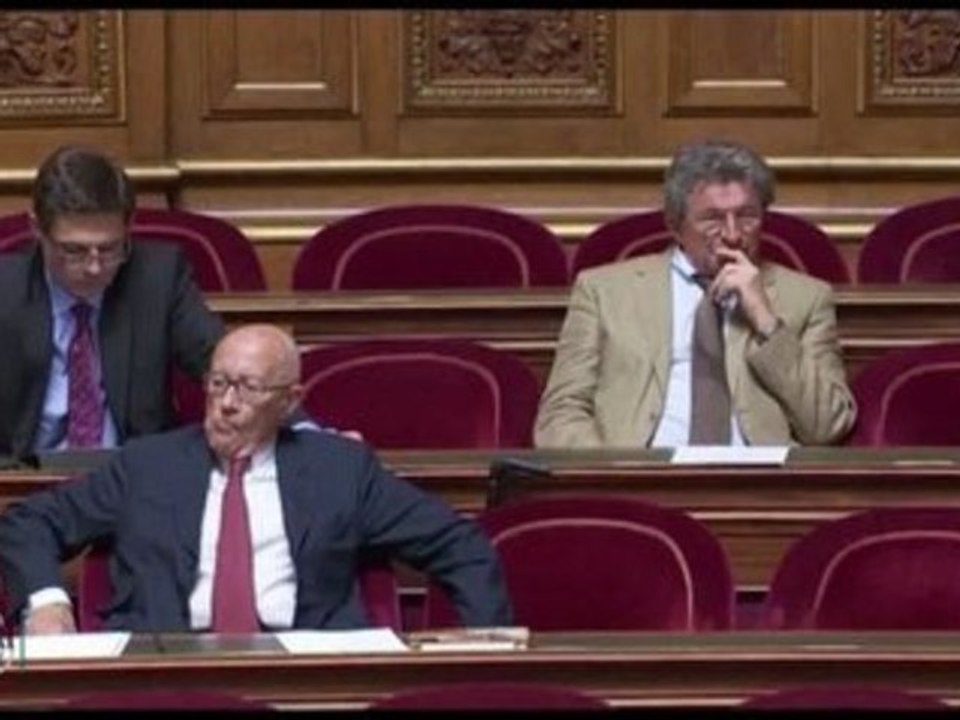 Laurent Fabius réagit à l'attentat de Damas