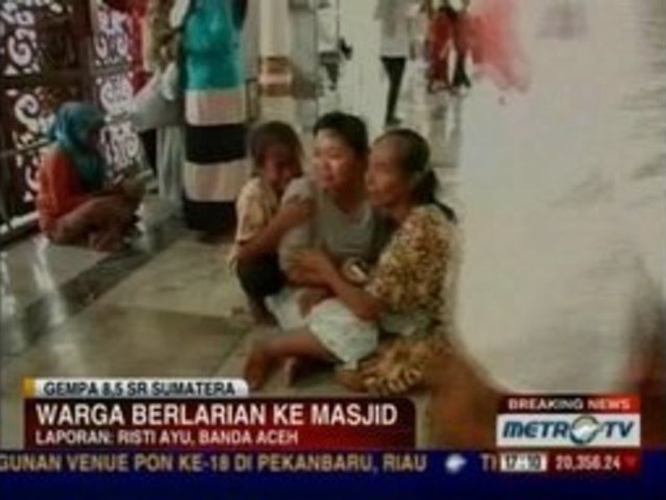 A Banda Aceh, les habitants se ruent dans les mosquées pour prier