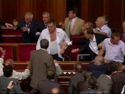Bagarre générale au Parlement ukrainien