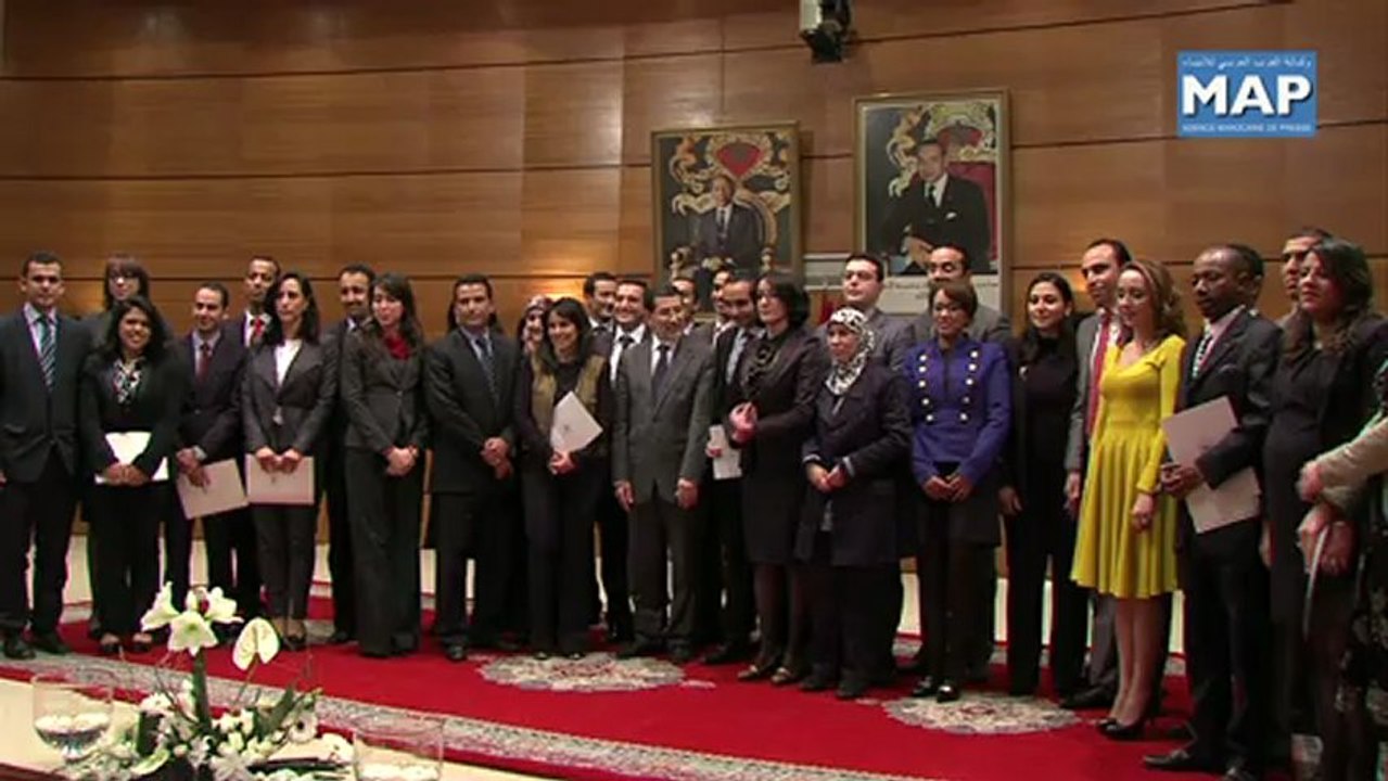 تسليم الشهادات لخريجي أكاديمية المملكة للدراسات الدبلوماسية