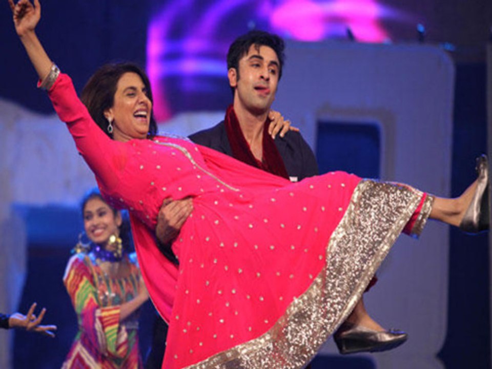 Katrina Eyes On Ranbirs Mom