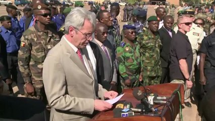 Presidente do Mali visita tropas em Bamaco