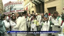 Les Sanofi manifestent contre le plan de restructuration