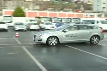 İsveçli Bakandan test sürüşü