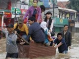 Thousands evacuated amid Jakarta floods