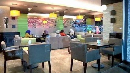 Brewing up changes in Cairo cafe society