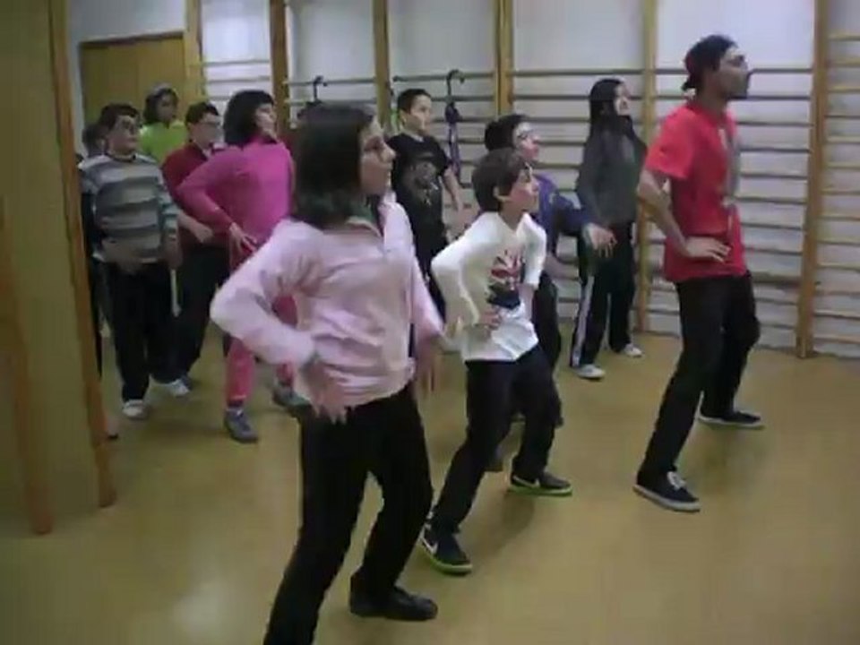 2- FEM UN MÓN MILLOR ( Can Vidalet Style )