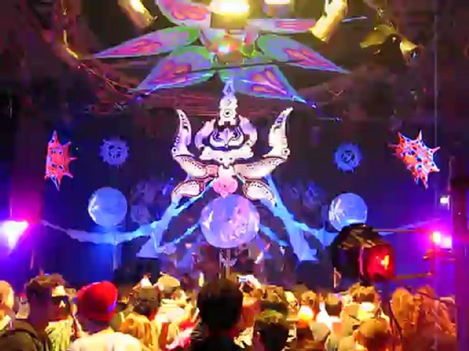 Video LA BH 3 Kosmik Dream