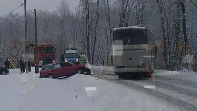 Wypadek autobusu w Ponicach