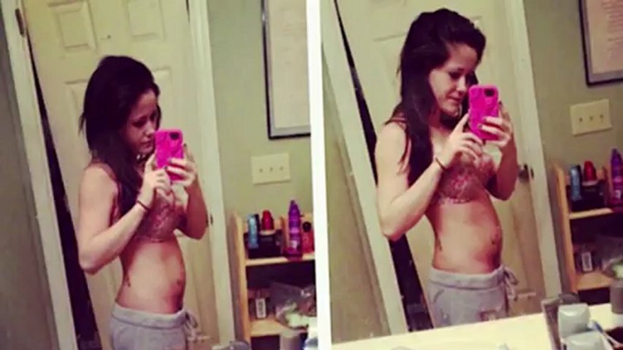 Jenelle Evans dévoile son petit ventre en soutien-gorge