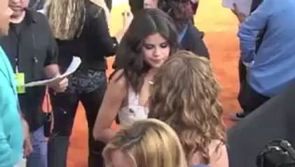 Selena Gomez is Linked to New Man