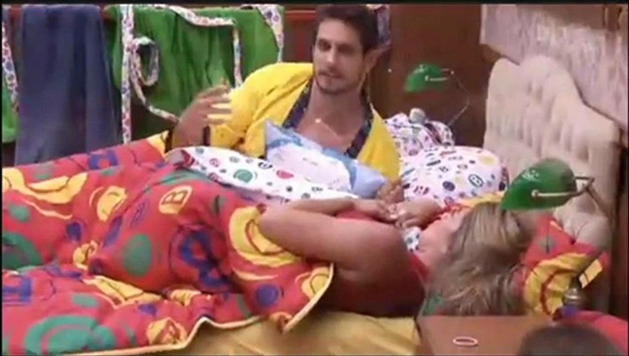 Fanieser conversando sobre quiímica e beijo 09/01 noite quarto