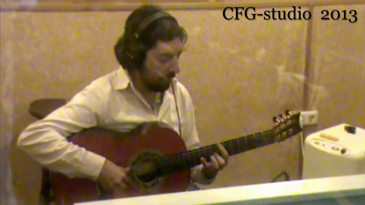 Antonio Rey recording with Andalusian Guitars models Santos Hernandez 1930 / 1927 Sound Portal  Undianuno wood / The Very Best Guitars of Spain Las Mejores Guitarras Flamencas de España CFG  / The Liberated Top & Carbon Fiber Nut