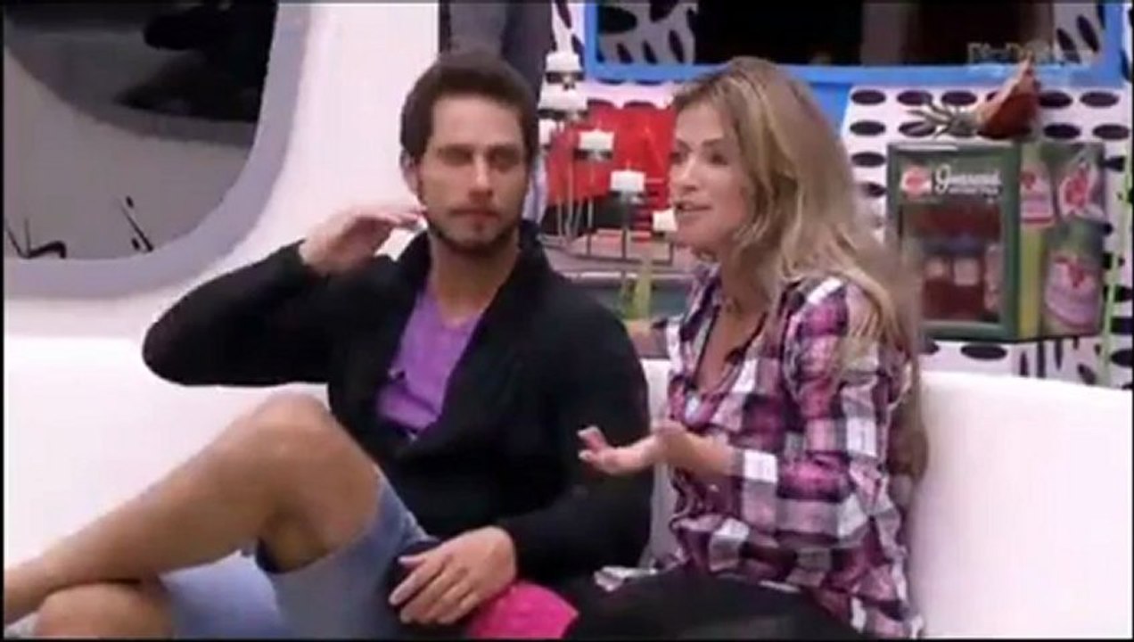 "Fui espancado no programa do Faustão" "Tadinho" 11/01