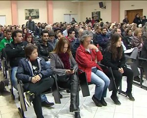 Χρυσή Αυγή: Πάθος και συνθήματα στη Λαμία