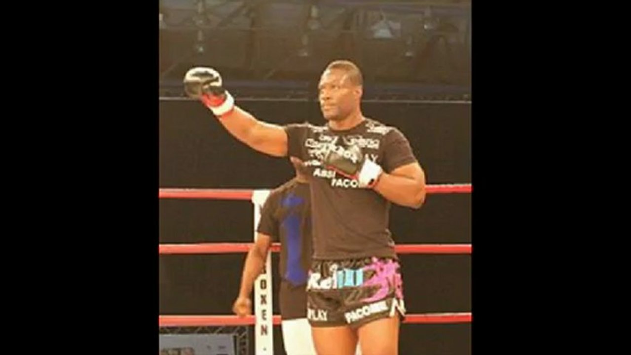 K1 Events 4 - 16 février 2013 - Salle Omnisports de Troyes Poids lourds - France - Assi Pacome - 31ans - 97 Kilos - 1m87