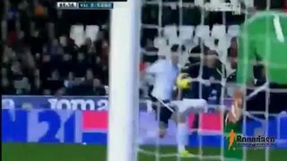 Ronaldo và Higuain bỏ lỡ 2 cơ hội ngon ăn trong trận gặp Valencia