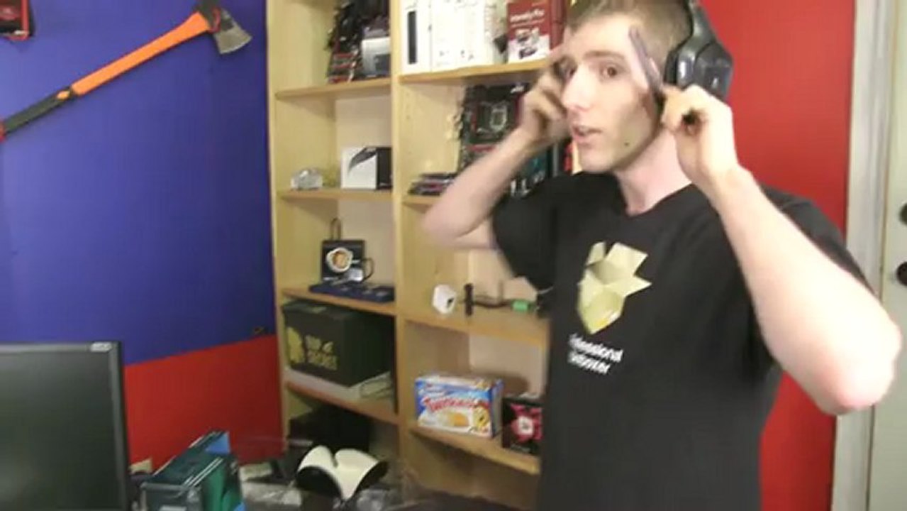 Logitech G930 Wireless Gaming Headset Unboxing & First Look Linus Tech Tips