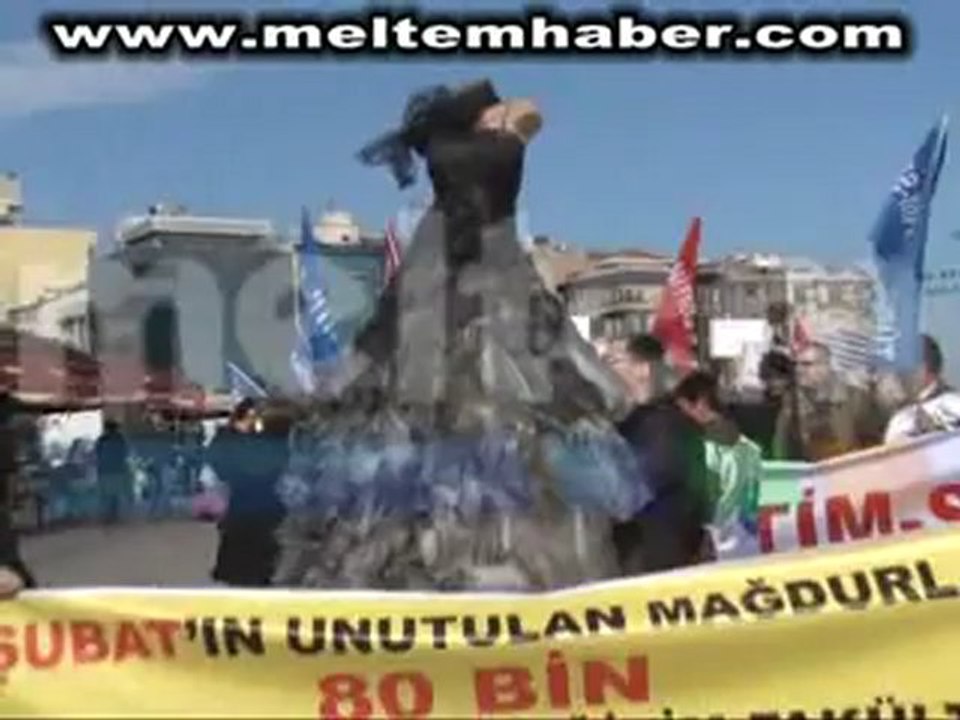 EĞİTİMCİLER EYLEMDE