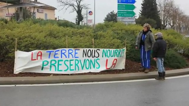 Confédération paysanne : action sauvegarde terres agricoles