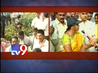 TDP workers await Chandrababu in Krishna