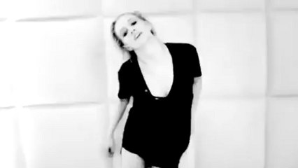 Ashlee Simpson - Bat for a Heart (2013) + download HD