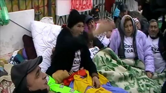 Victor Socaciu in vizita la Revolutionari Romani aflati in Greva Foamei - 07.Dec.2011