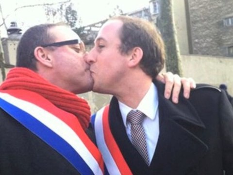 Zapping politique : deux députés PS s'embrassent pour le mariage homo
