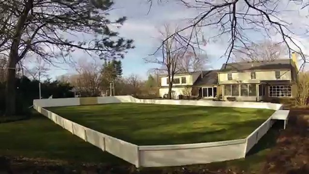 Bahçede Buz Pateni Pisti Kurmak