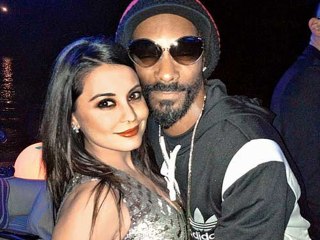 Hot Manisha Lamba With American rappe Snoop Dogg