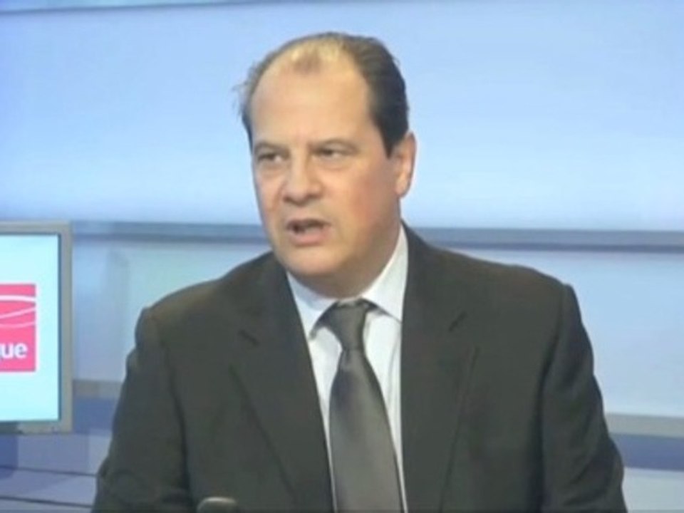 Zapping politique : pour Cambadélis, Peillon "manque de doigté"