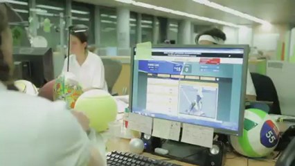 Regardez ces incroyables tennismen jouer en pleine nuit dans Paris