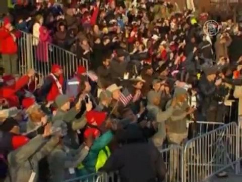 Барак Обама принял присягу и посетил бал