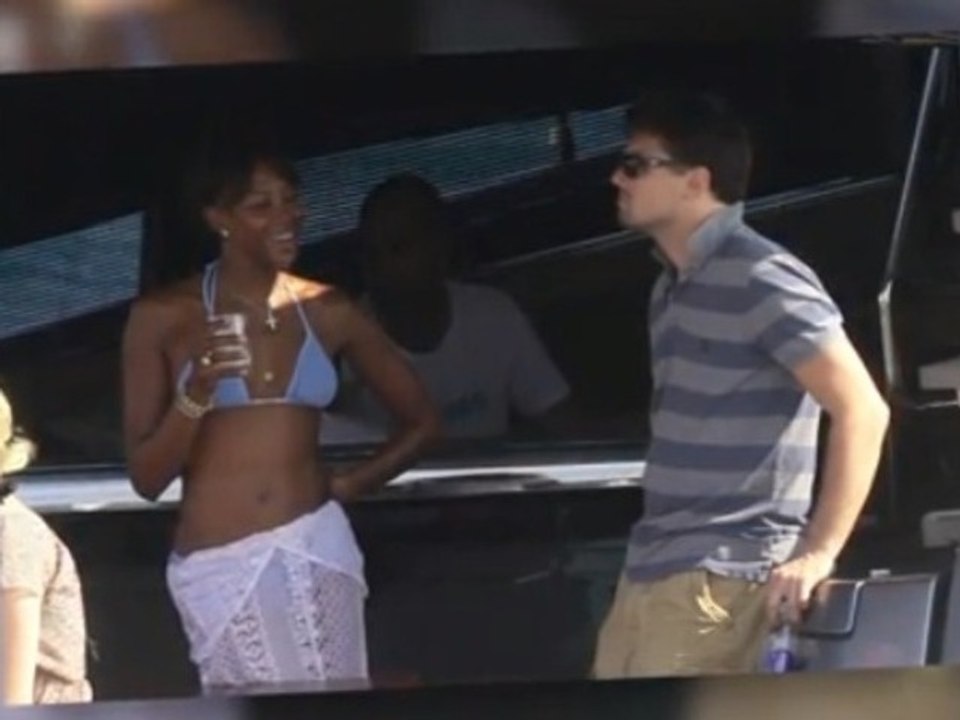 Leonardo DiCaprio Holidays on a Yacht With Bikini-Clad Naomi Campbell