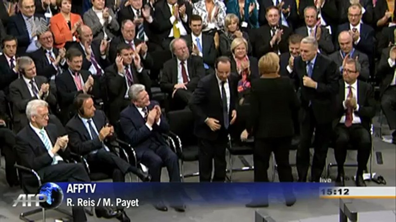 Deutsche und Franzosen feiern 50 Jahre Élysée-Vertrag