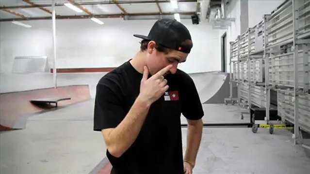 How To Varial Heelflip with Mike Mo Capaldi