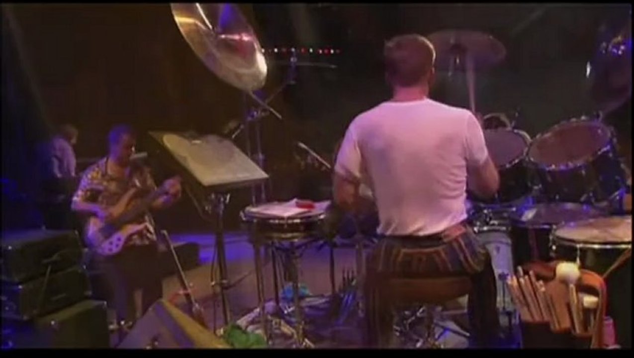 Gary Moore - Parisienne Walkways (from "Live at Montreux 1990)