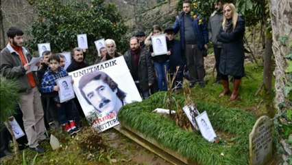 Ahmet Uzun ölümünün 33. yılında mezarı başında anıldı.