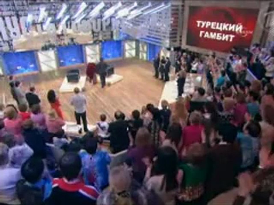 Rusyayı Ayağa Kaldıran Bir Bakana El Öptüren Şeriatçı Başörtülü Gülsüm Anne Ruslara Bu Din Haktır Dedirtti