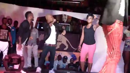 Les Danseurs Dj Arafat Et DEe Serge Beynaud En Demo De Lôkô Lôkô