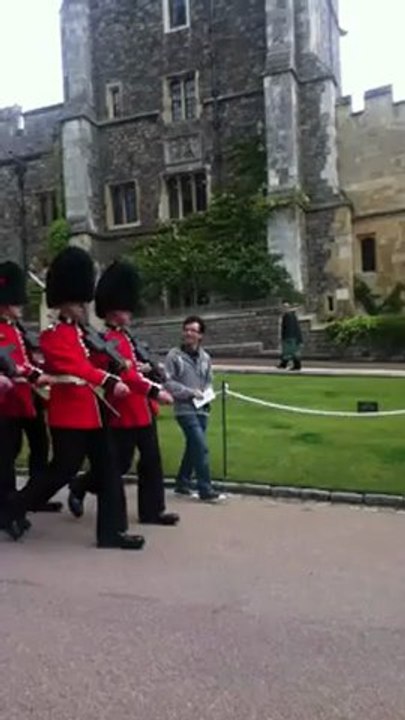 Touriste Chinois VS Garde Royale