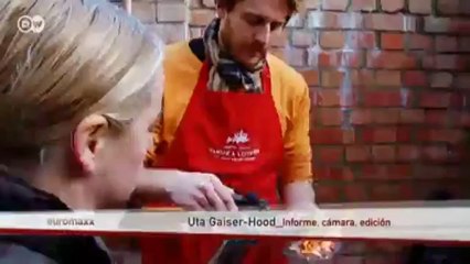 Cocina típica británica: salmón ahumado sobre huevos revueltos | Euromaxx