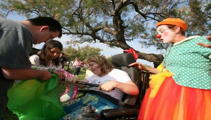 ATOUT CLOWNS :  c'est aussi du CLOWN ACTEUR SOCIAL